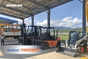 202310-cskh-xe-nang-doosan-viet-nam-06