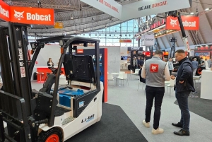 202503-xe-nang-bobcat-trien-lam-logimat-2025