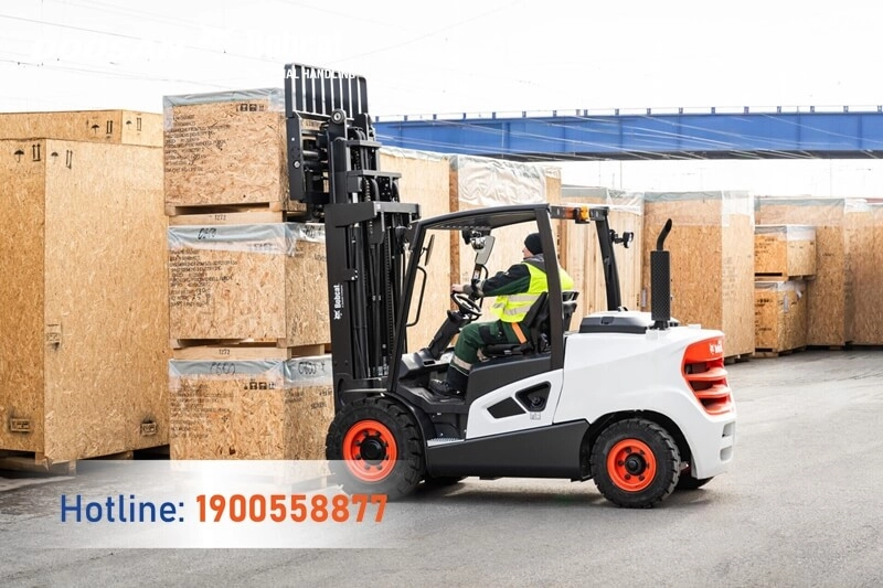 202505-xe-nang-dau-5-tan-bobcat-2